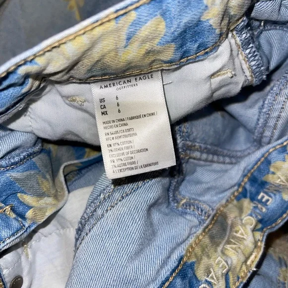 American Eagle Denim sunflower shorts - Picture 3 of 3